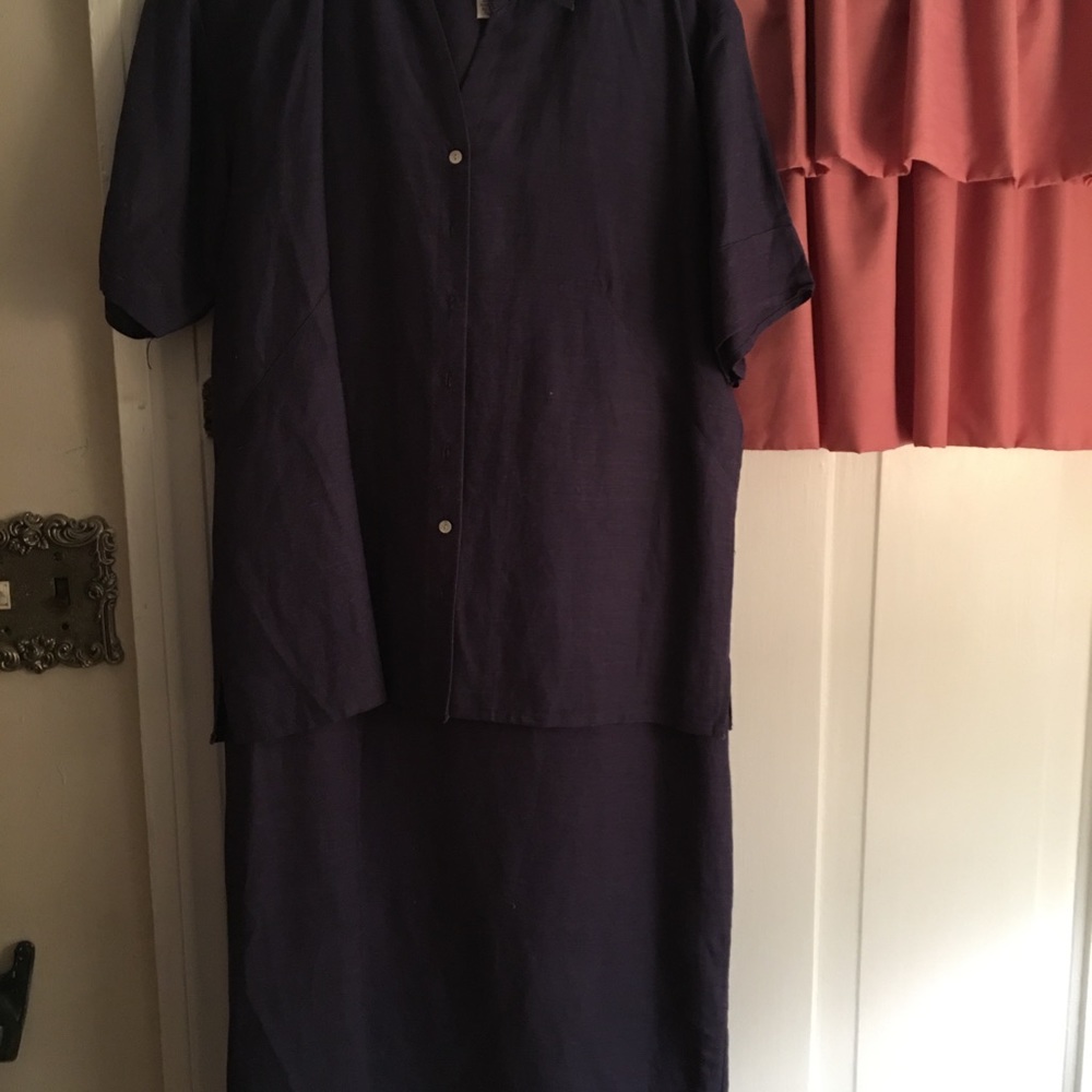 Leslie Fate Linen v neck dress and jacket